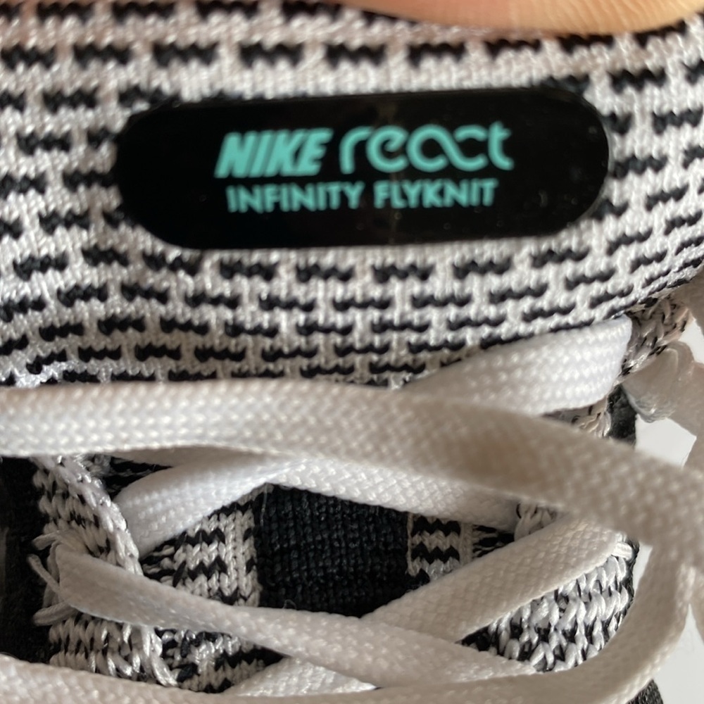 Nike Flyknit react sneaker shoes women’s 6.5 barely worn - Picture 9 of 10